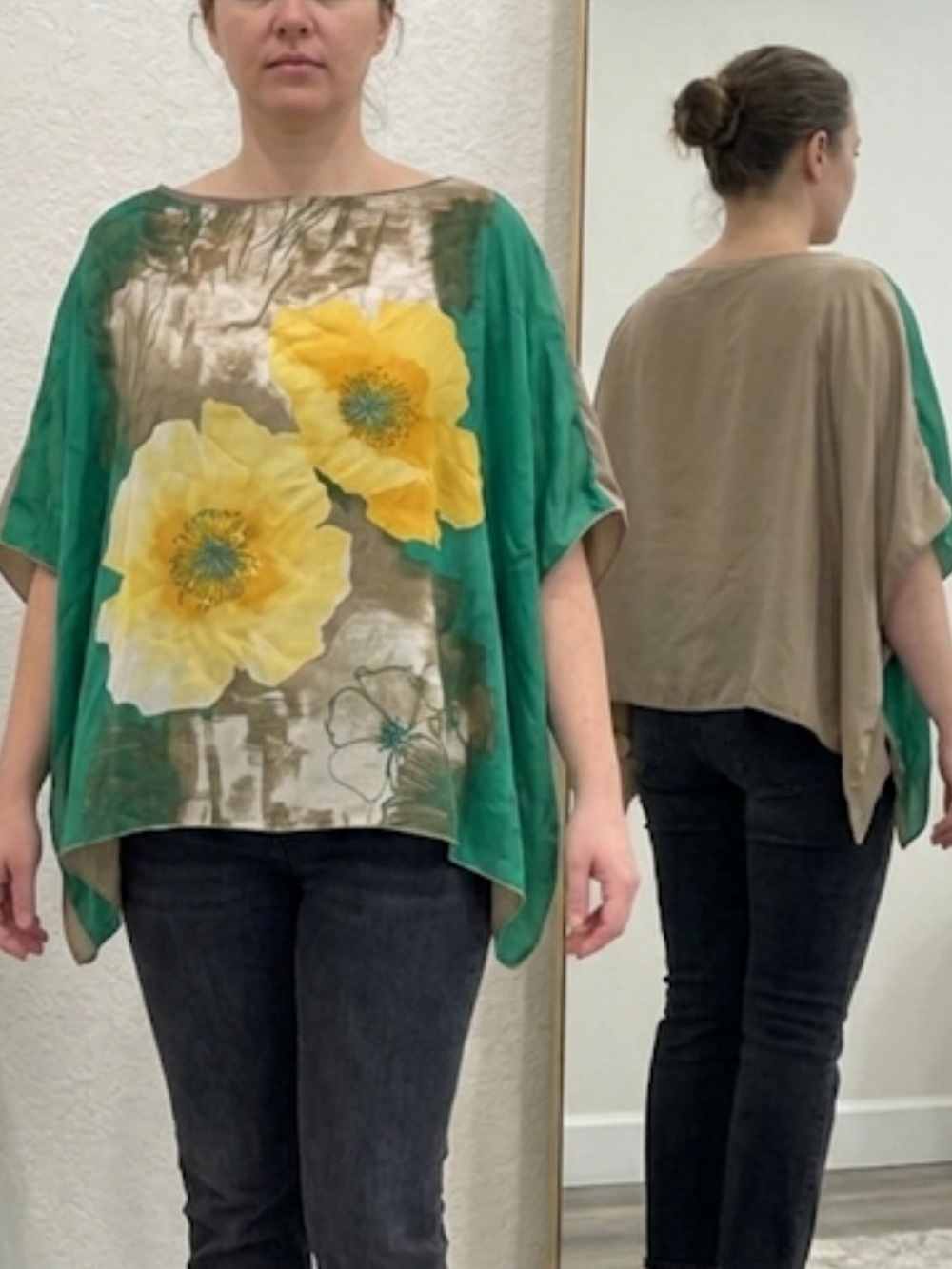 Sense women’s poncho size L it has stain in the back made in Italy